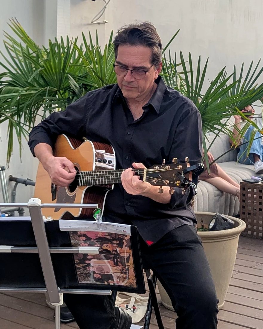 Alexis Takvorian — Guitar